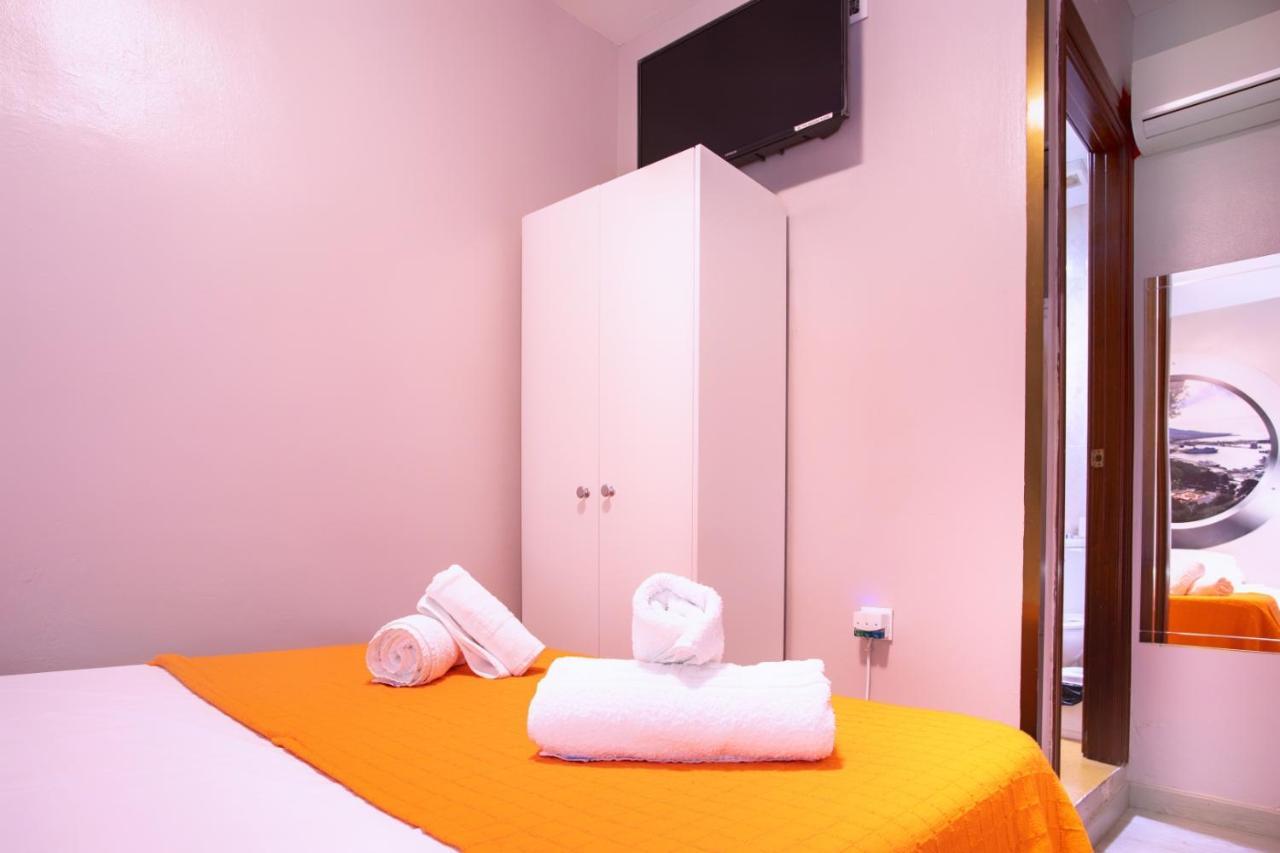 Hostal Ciudad Jardin Malaga Exterior photo